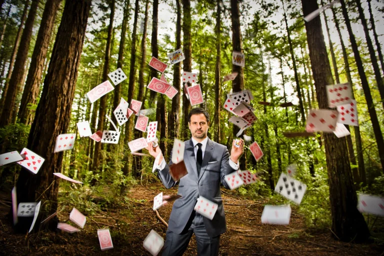 DennisKyriakosMagician 768x511